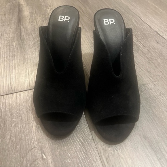 Black Open Toe Mule Shoes | 7 - Picture 3 of 6